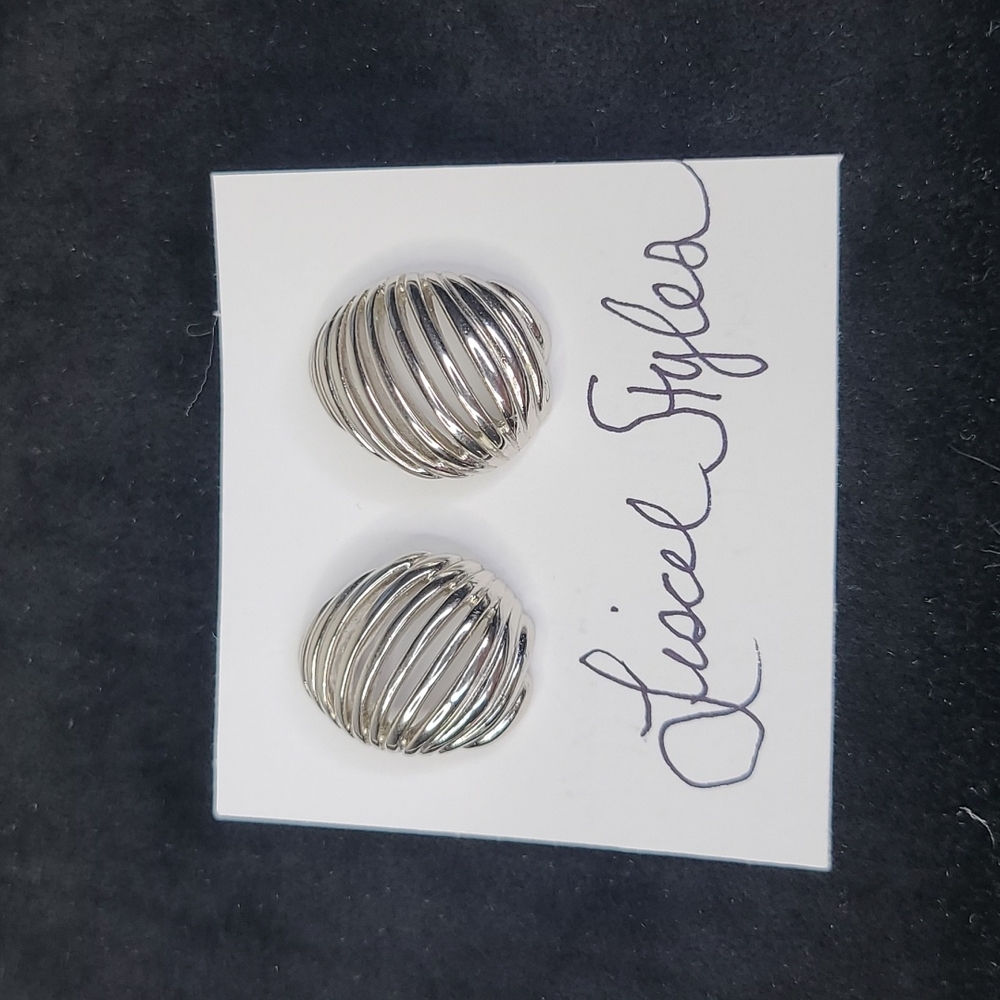Monet Earrings Silver Tone Studs Classic Everyday Preppy Style Timeless Casual - Picture 2 of 5